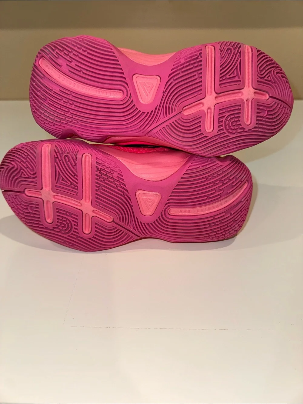 Nike Kids' Preschool Immortality 4 Basketball Shoes 2.5Y